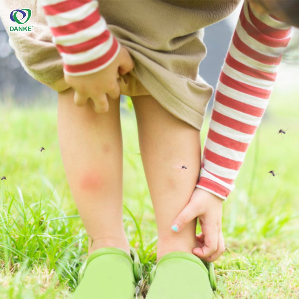 trẻ em rất dễ bị muỗi đốt
